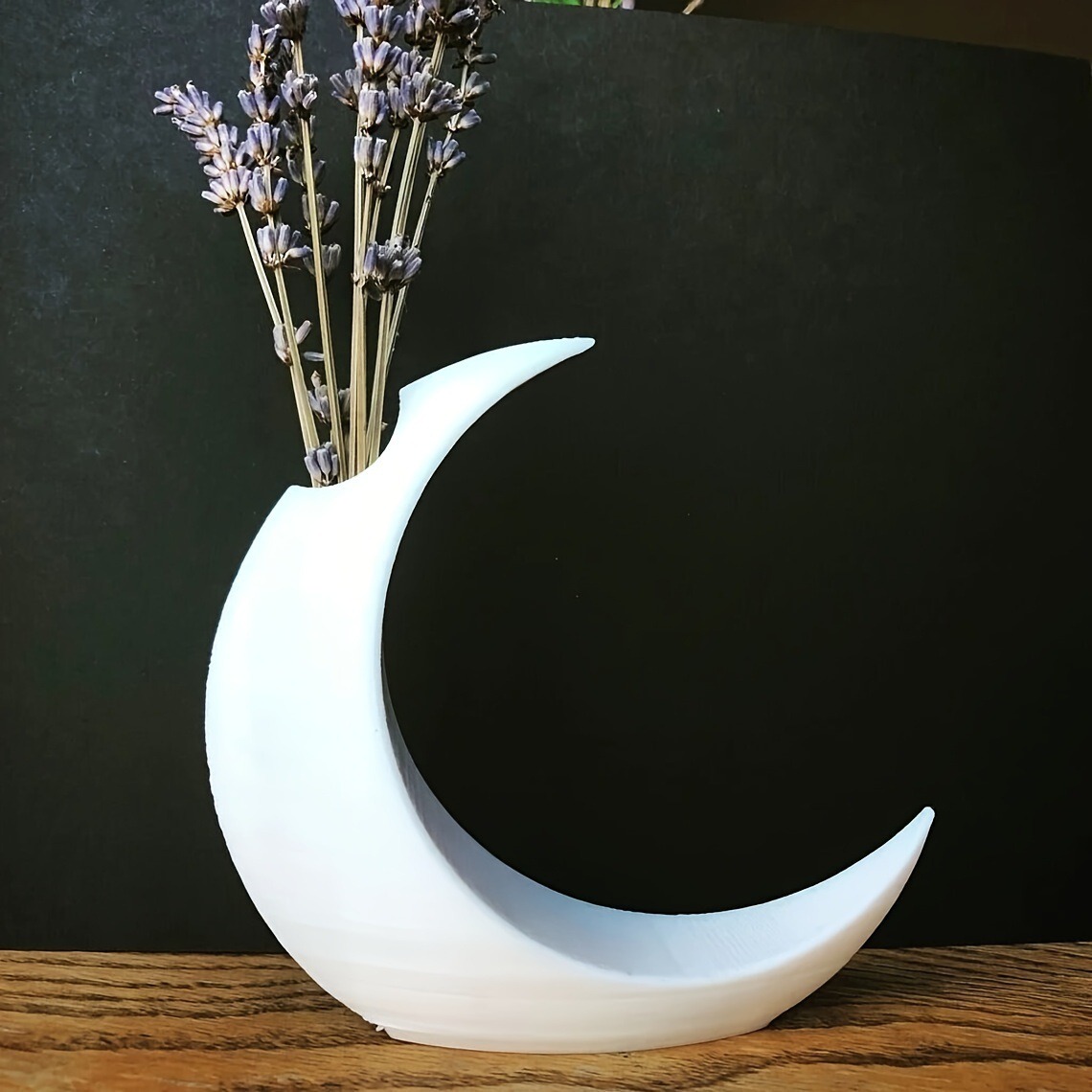 Two fashionable moon-style vas - Home Office With Two Desks のレビューと価格